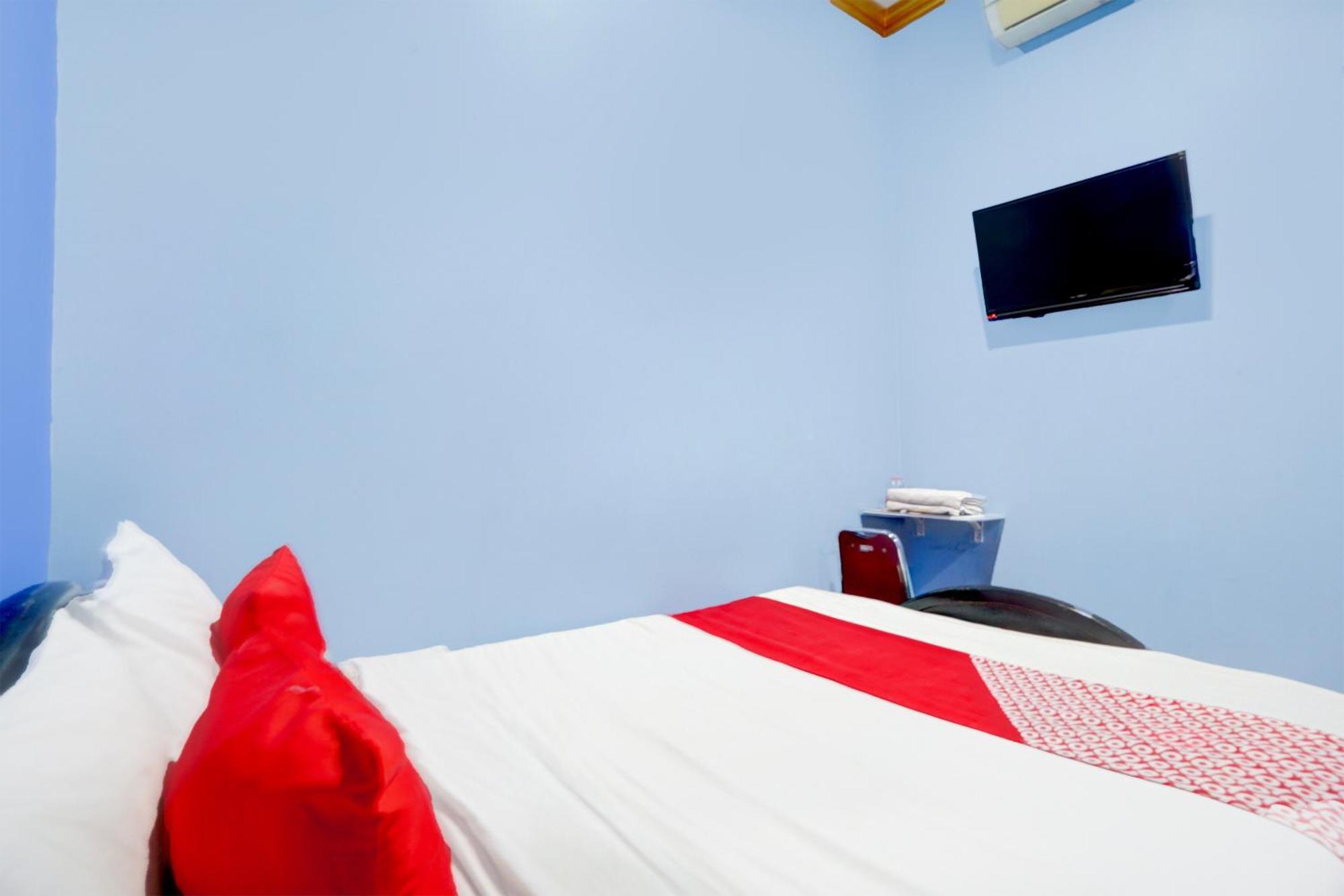 Oyo Life 93083 Nova Jaya 3 Homestay Syariah Lamongan Esterno foto