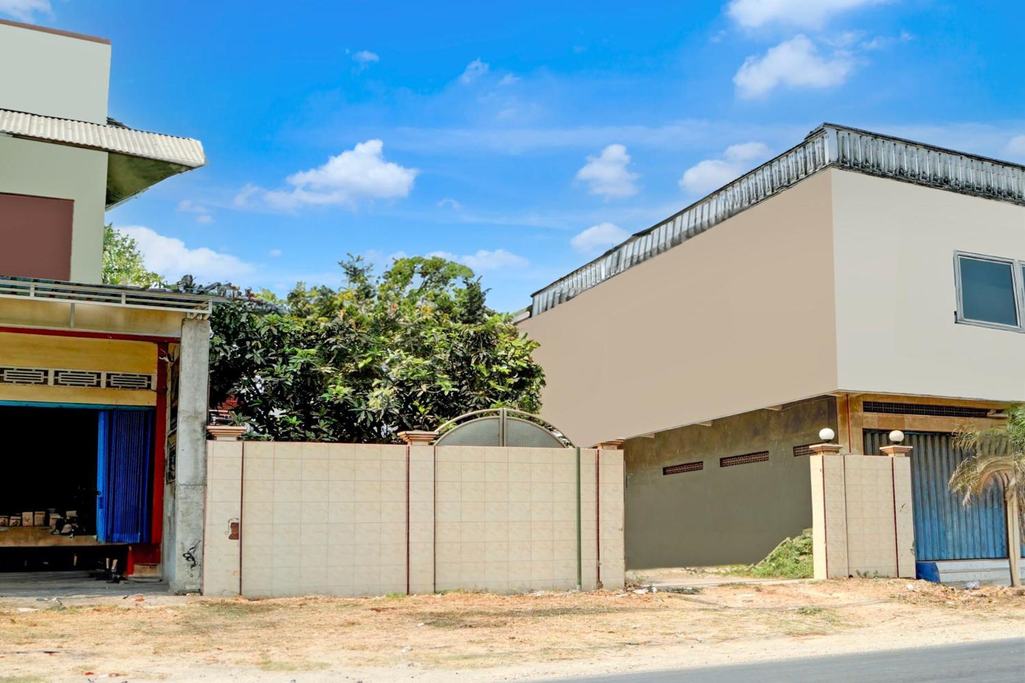 Oyo Life 93083 Nova Jaya 3 Homestay Syariah Lamongan Esterno foto